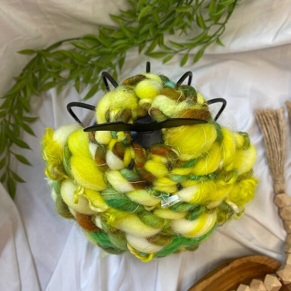 Handwoven Bat Cage Candle Display Decor - Picture 4 of 4